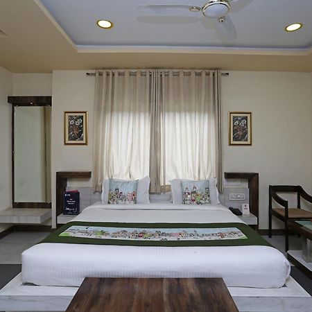 Collection O Greenland Udaipur Buitenkant foto