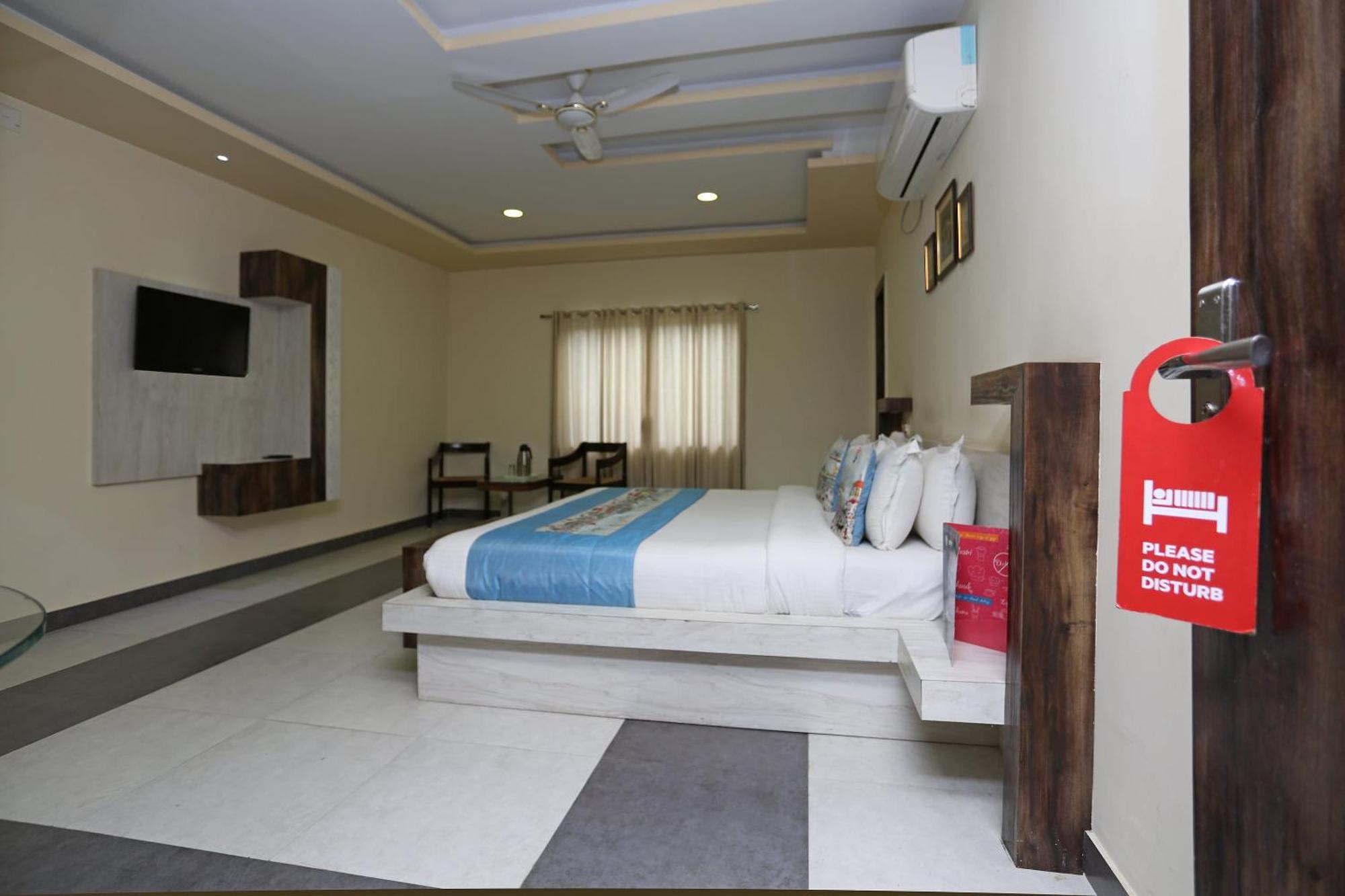 Collection O Greenland Udaipur Buitenkant foto